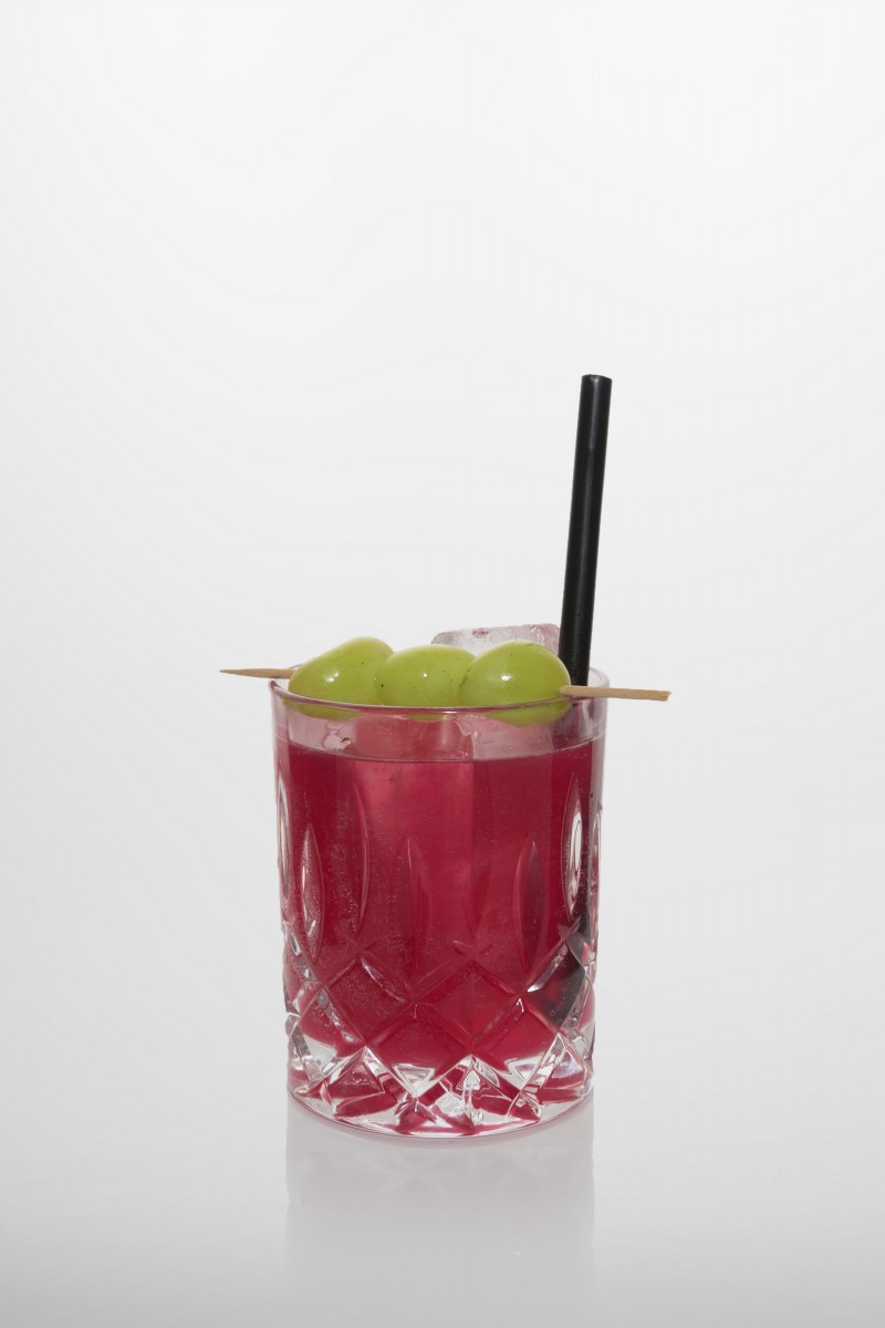 Hemingway Sour Hemingway Sour: Gin, Grenadine, Zitronensaft.