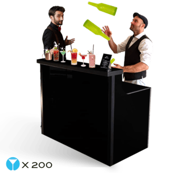 Barkeeper bei einem Cocktailkurs in Berlin