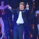 Martin – Spektakuläre Magie live erleben! Zauberer Martin in Aktion – Magische Bühnenshow mit schwebendem Glas